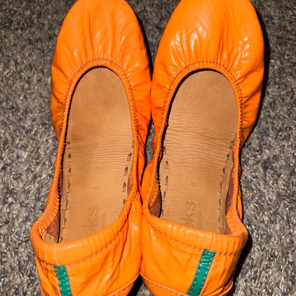 Tieks by Gavrieli Orange Patent Size 8 - Picture 3 of 3